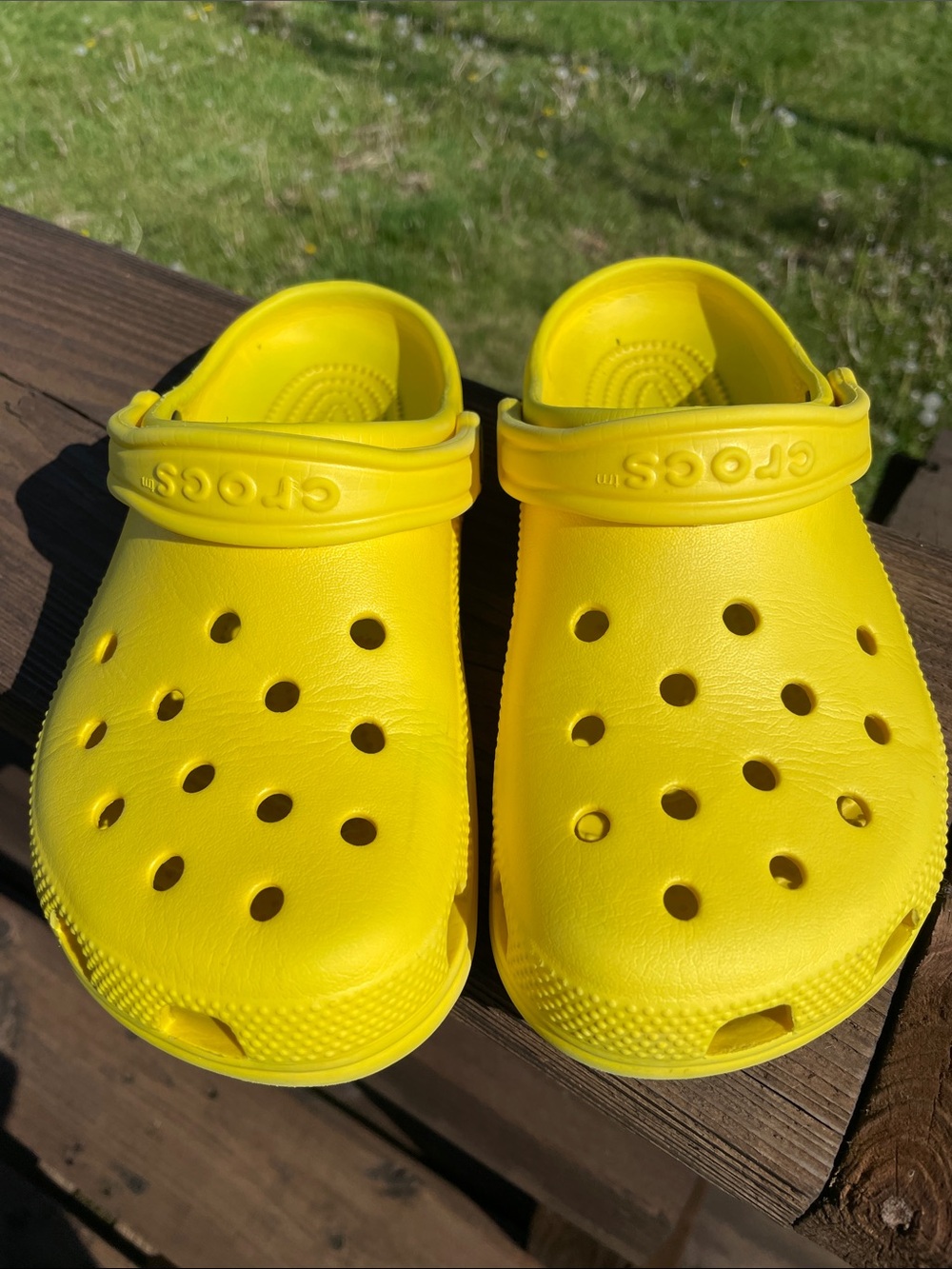 CROCS Clog Sandals Women Sz 6 in Bright Yellow